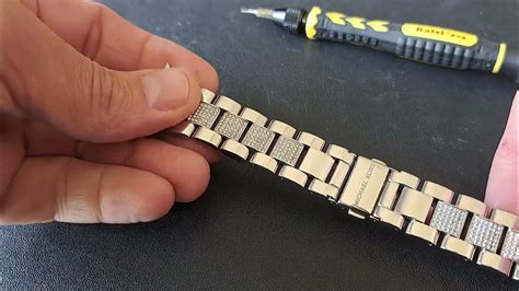 how to adjust michael kors watch band|does michael kors resize watches.